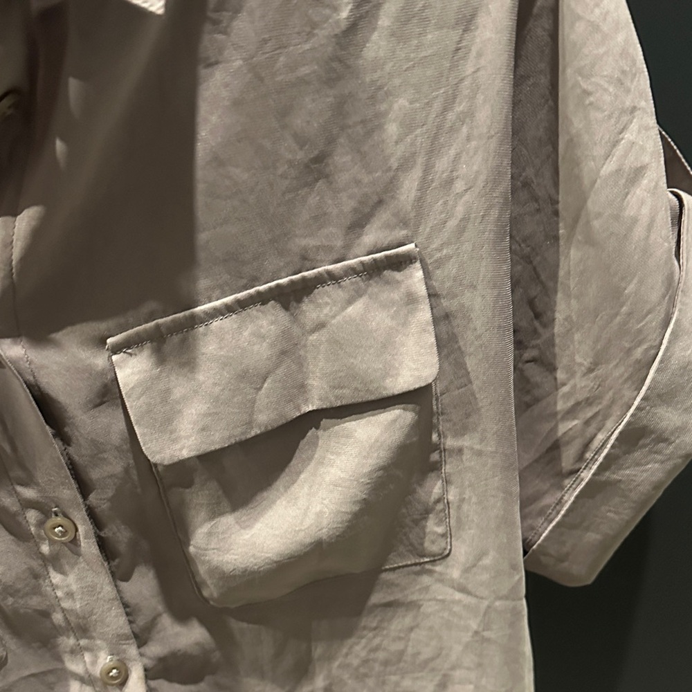 NWOT Mauve/Taupe Short Sleeve Button-Up Shirt - Picture 3 of 4